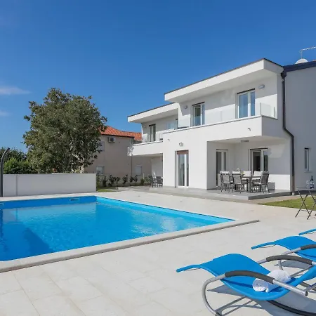 Holiday Tonka By Interhome Holiday home
