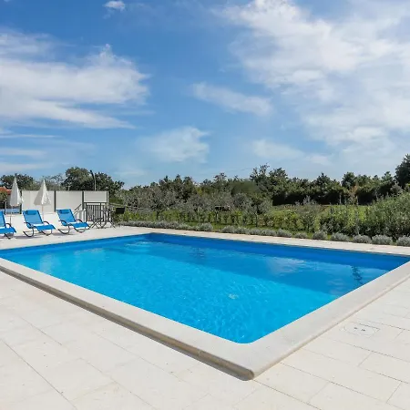 Holiday Tonka By Interhome Holiday home Nova Vas (Porec)