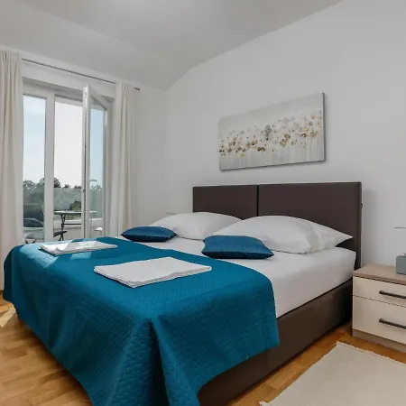Holiday Tonka By Interhome Holiday home Nova Vas (Porec)